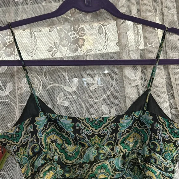 Laundry size Small / silk /new beautiful lightweight summer spaghetti strap tank - Picture 5 of 6